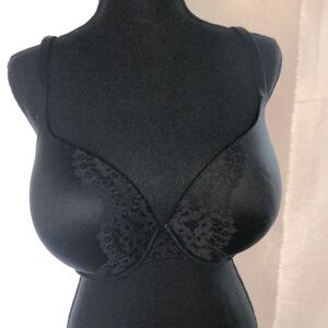 VICTORIA’S SECRET black Body by Victoria Perfect Shape padded bra. Size 38 DD.
